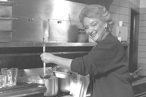 Throughout CJE SeniorLife’s long and rich history, we have been a leader in eldercare management, consistently bringing innovative community-based services to our clients and residents in the Chicago area.